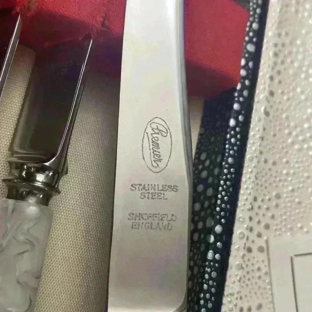 Vintage
PREMIER CUTLERY CMPY Genuine Mother of Pearl Stainless Steel knife set - Picture 14 of 16